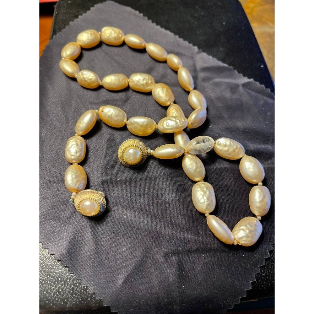 Vintage Judith McCann Faux Pearl Necklace Creamy Sheen Classic